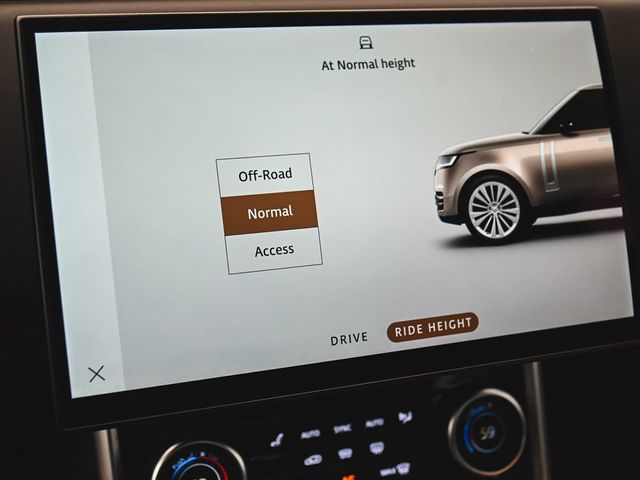 2023 Land Rover Range Rover SE - 23020681 - 19