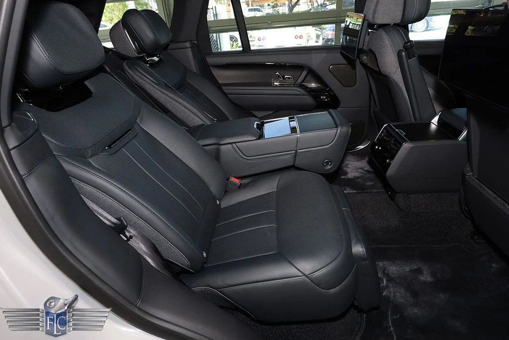 2023 Land Rover Range Rover SV LWB - 22970593 - 18