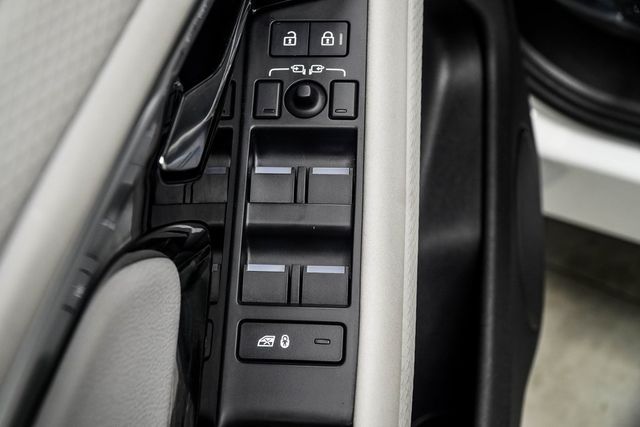 2023 Land Rover Range Rover Evoque R-Dynamic S AWD - 22915678 - 31