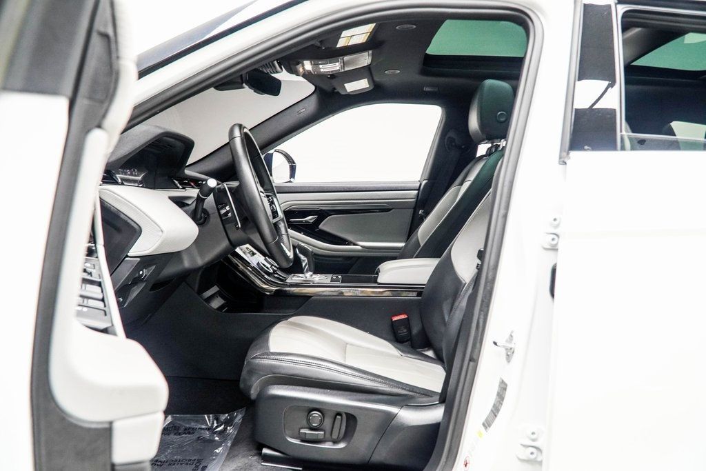 2023 Land Rover Range Rover Evoque R-Dynamic S photo 31