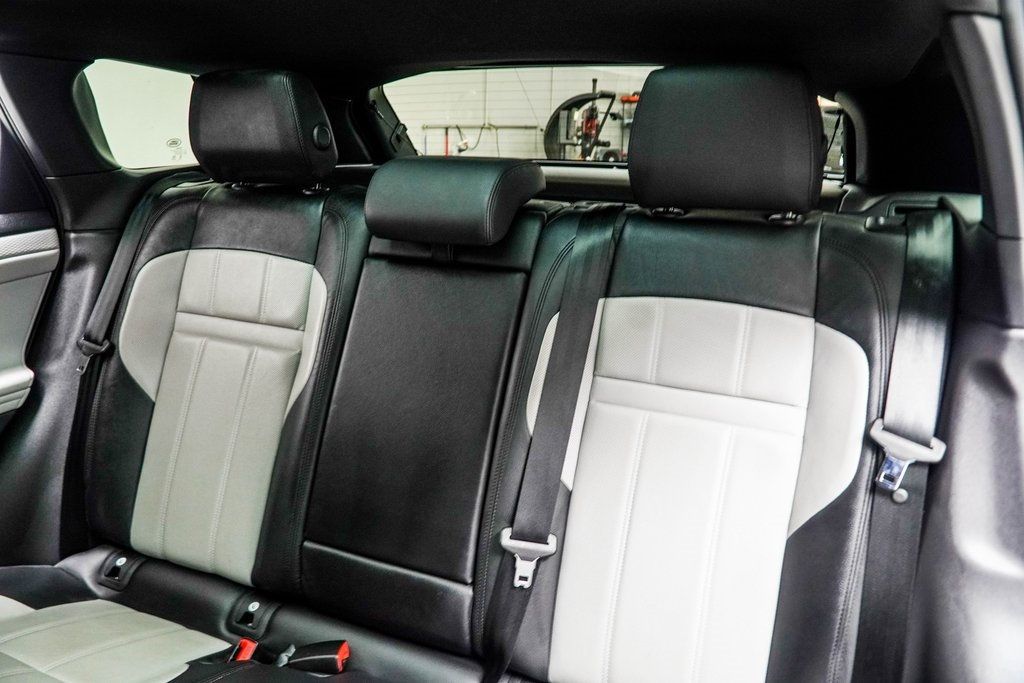 2023 Land Rover Range Rover Evoque R-Dynamic S photo 33