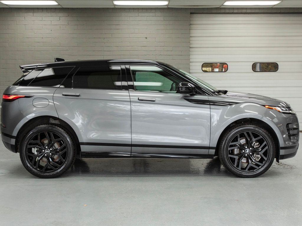 2023 Land Rover Range Rover Evoque R-Dynamic SE photo 3