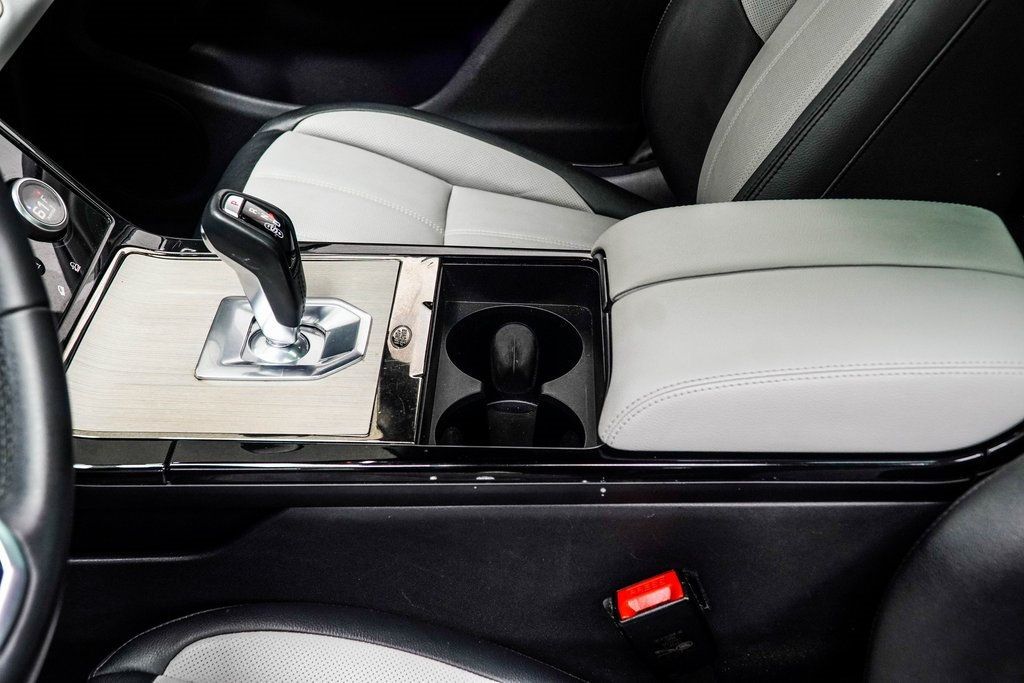 2023 Land Rover Range Rover Evoque R-Dynamic SE photo 14