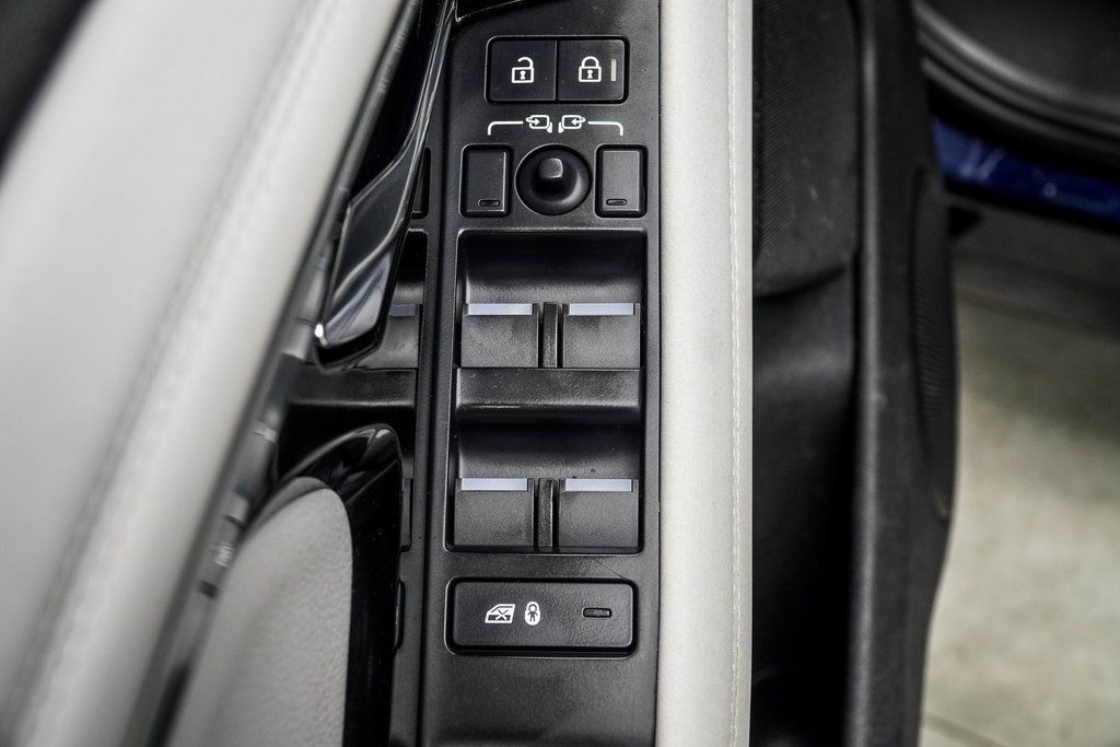 2023 Land Rover Range Rover Evoque R-Dynamic SE photo 28