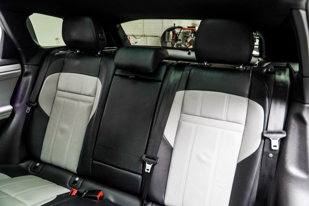 2023 Land Rover Range Rover Evoque R-Dynamic SE photo 32