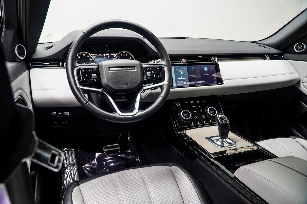 2023 Land Rover Range Rover Evoque R-Dynamic SE photo 3