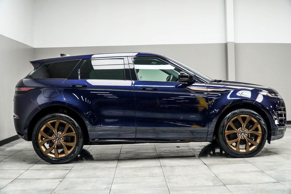 2023 Land Rover Range Rover Evoque R-Dynamic SE photo 4