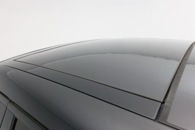 2023 Land Rover Range Rover Evoque R-Dynamic SE AWD with Heated/Cooled Seats & Extended Leather - 22937472 - 6