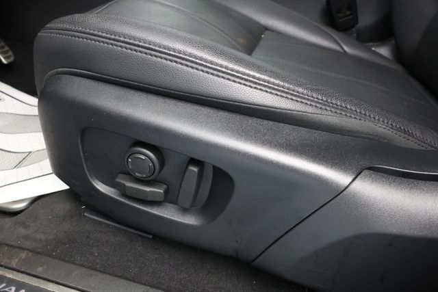 2023 Land Rover Range Rover Evoque R-Dynamic SE AWD with Heated/Cooled Seats & Extended Leather - 22937472 - 7