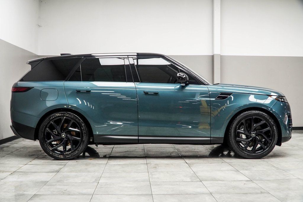 2023 Land Rover Range Rover Sport P360 SE photo 4