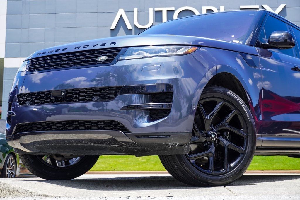 2023 Land Rover Range Rover Sport P360 SE photo 2