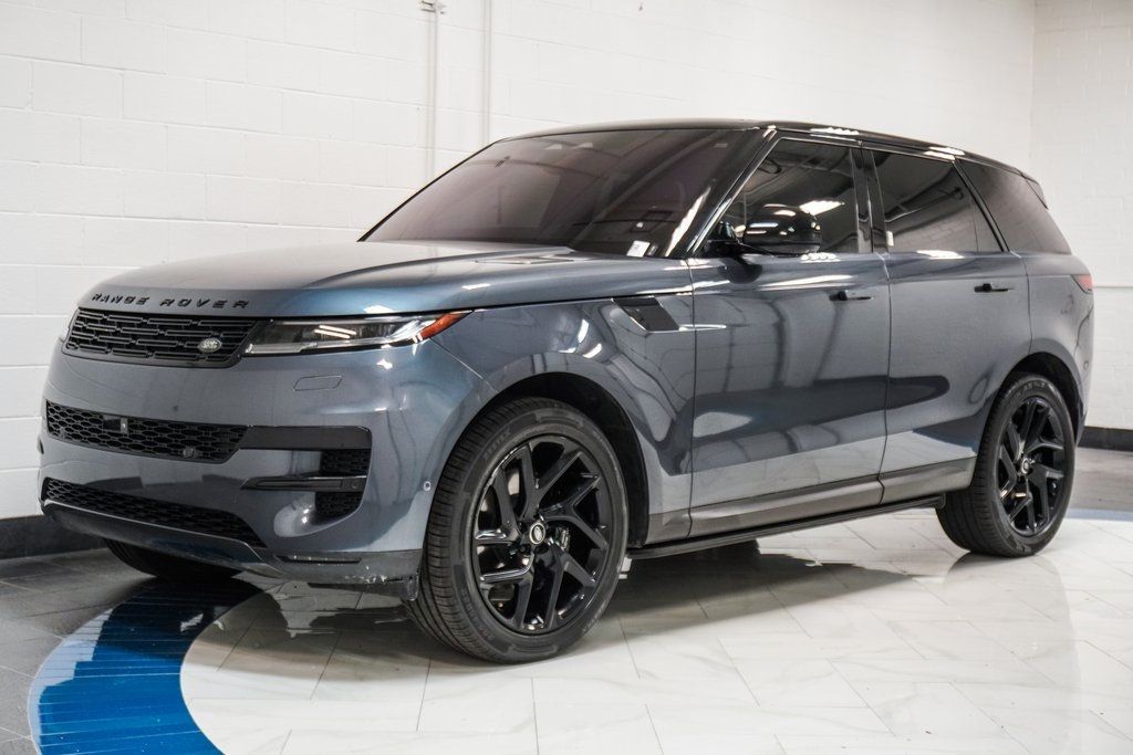 2023 Land Rover Range Rover Sport P360 SE photo 3