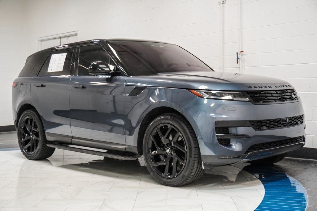 2023 Land Rover Range Rover Sport P360 SE photo 4