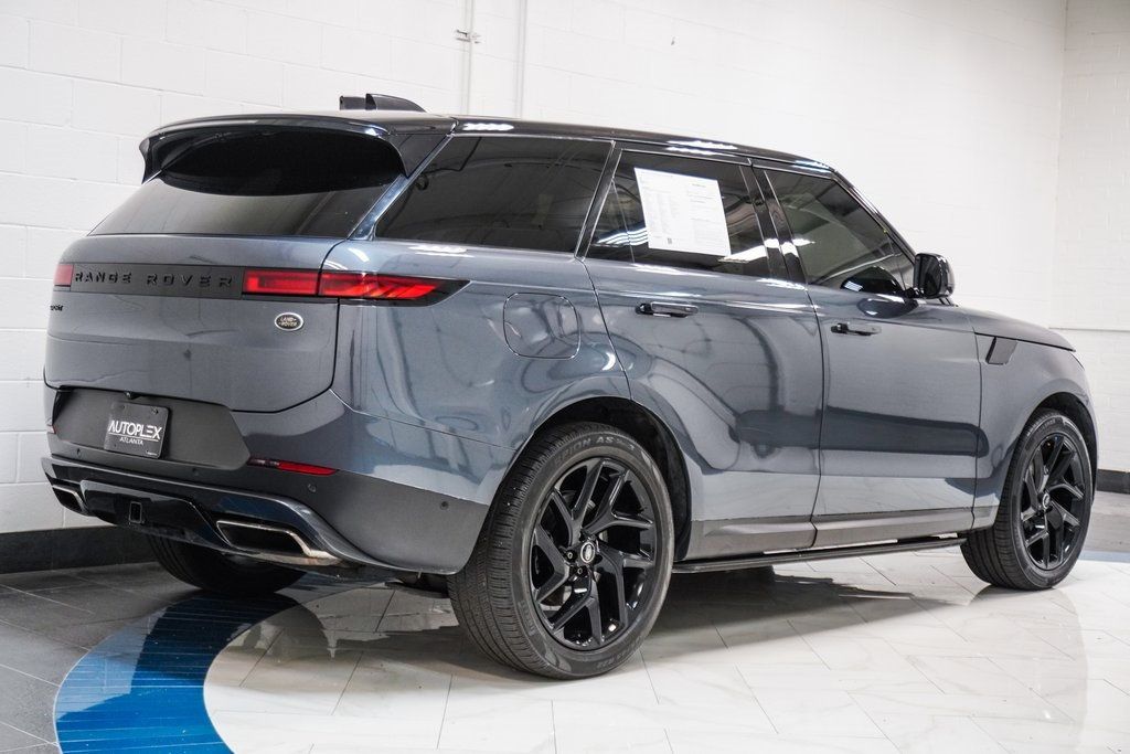 2023 Land Rover Range Rover Sport P360 SE photo 3