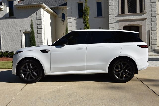 2023 Land Rover Range Rover Sport SE Dynamic photo 3