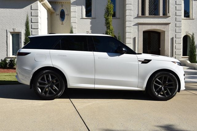 2023 Land Rover Range Rover Sport SE Dynamic photo 8