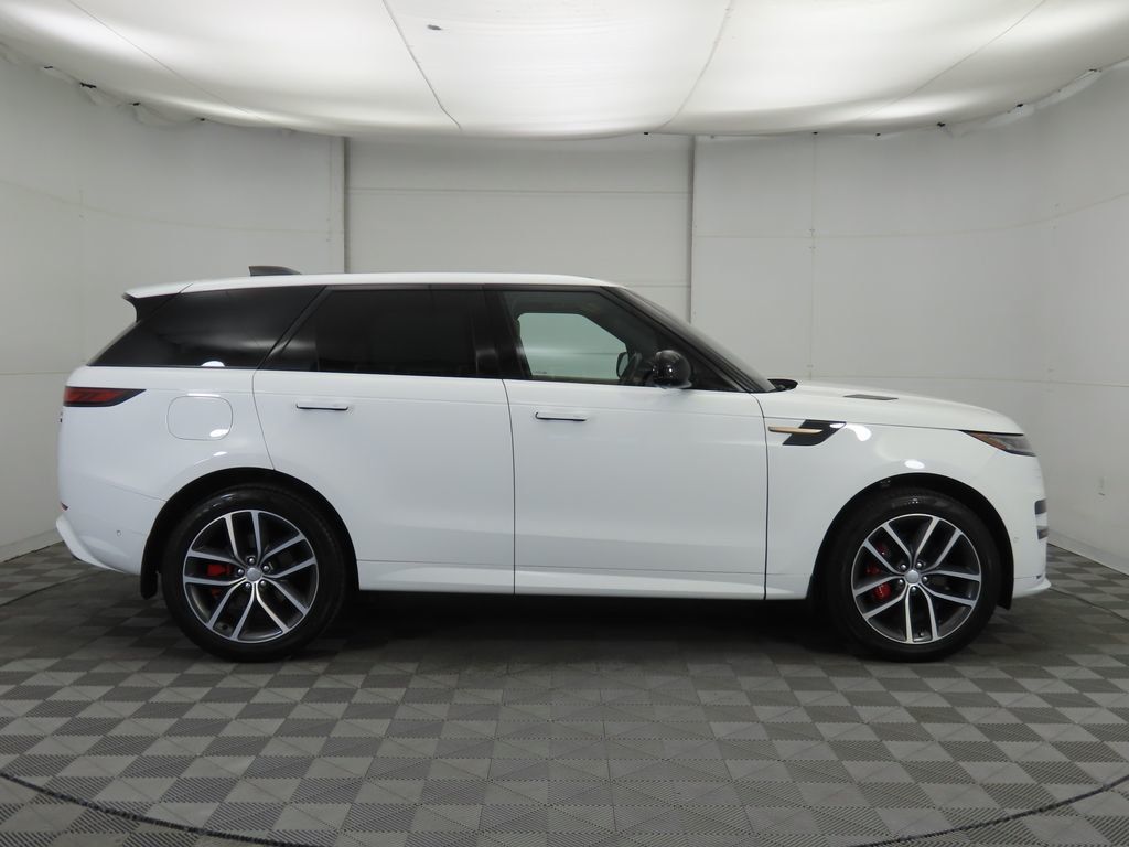 2023 Land Rover Range Rover Sport SE photo 4