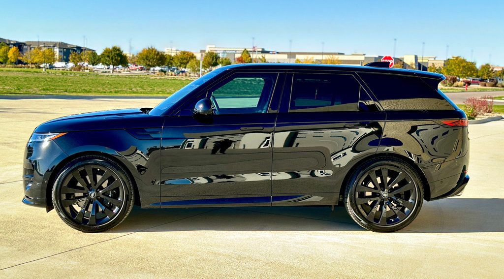 2023 Land Rover Range Rover Sport P530 First Edition - 22983300 - 3