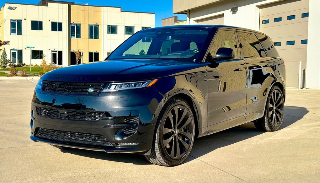 2023 Land Rover Range Rover Sport P530 First Edition photo 3
