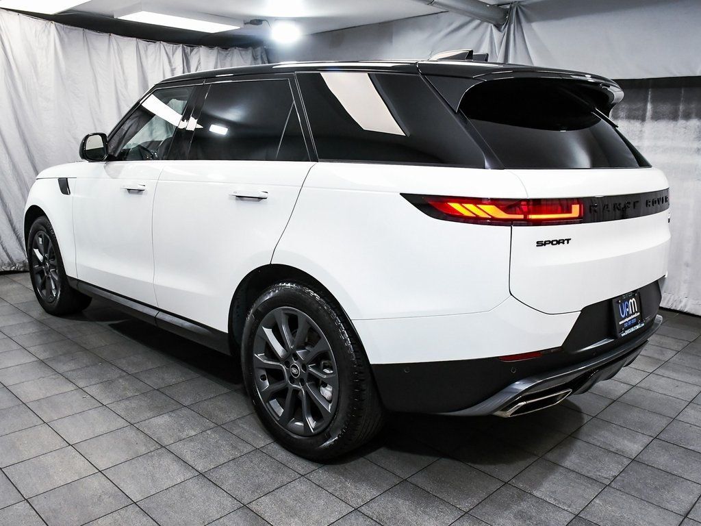 2023 Land Rover Range Rover Sport SE photo 4