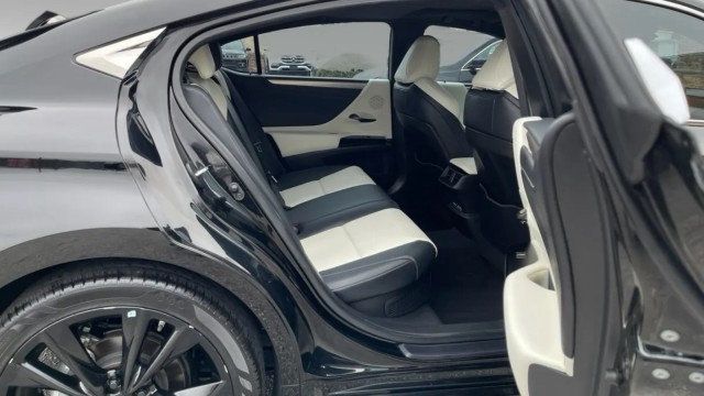 2023 Lexus ES ES 300h F SPORT Handling FWD - 22974759 - 11