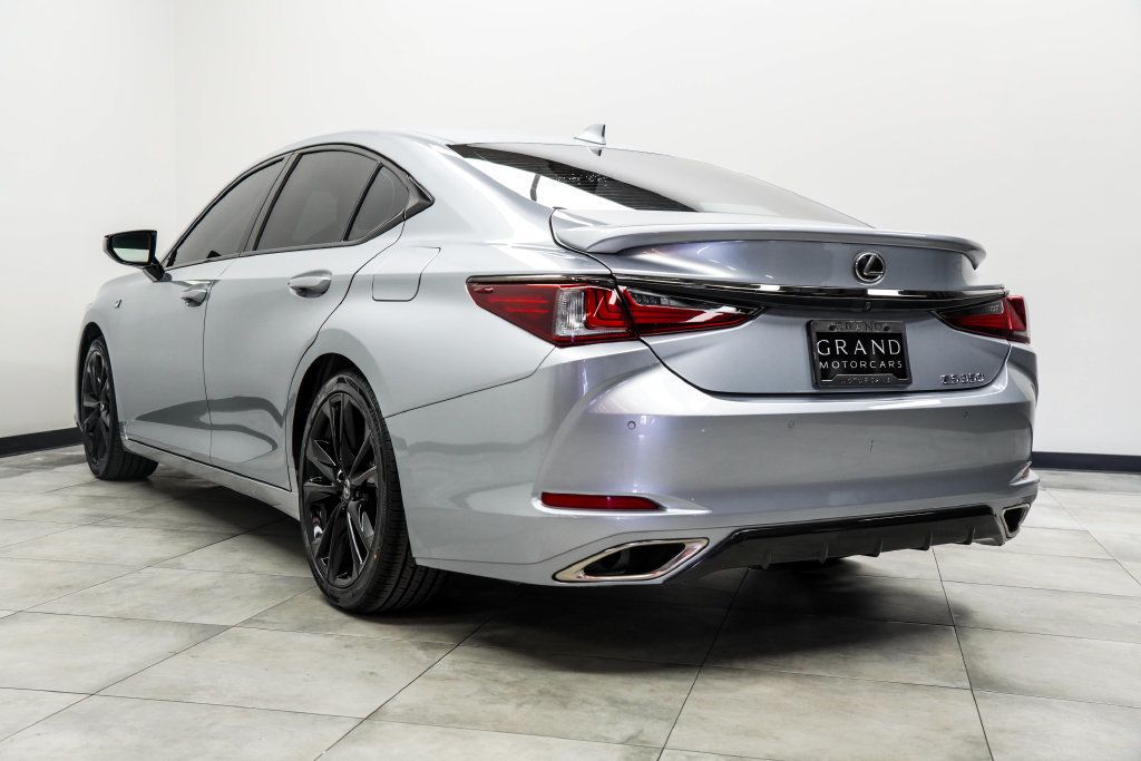 Lexus ES photo 12