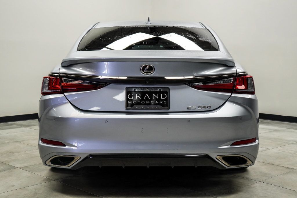 Lexus ES photo 13