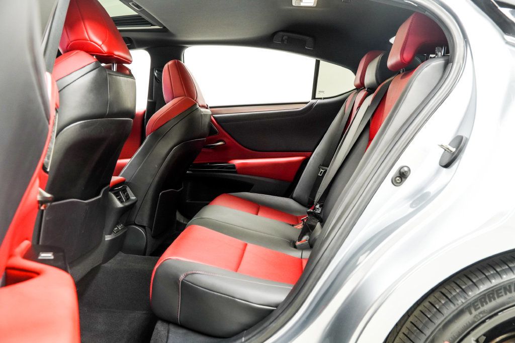 Lexus ES photo 18