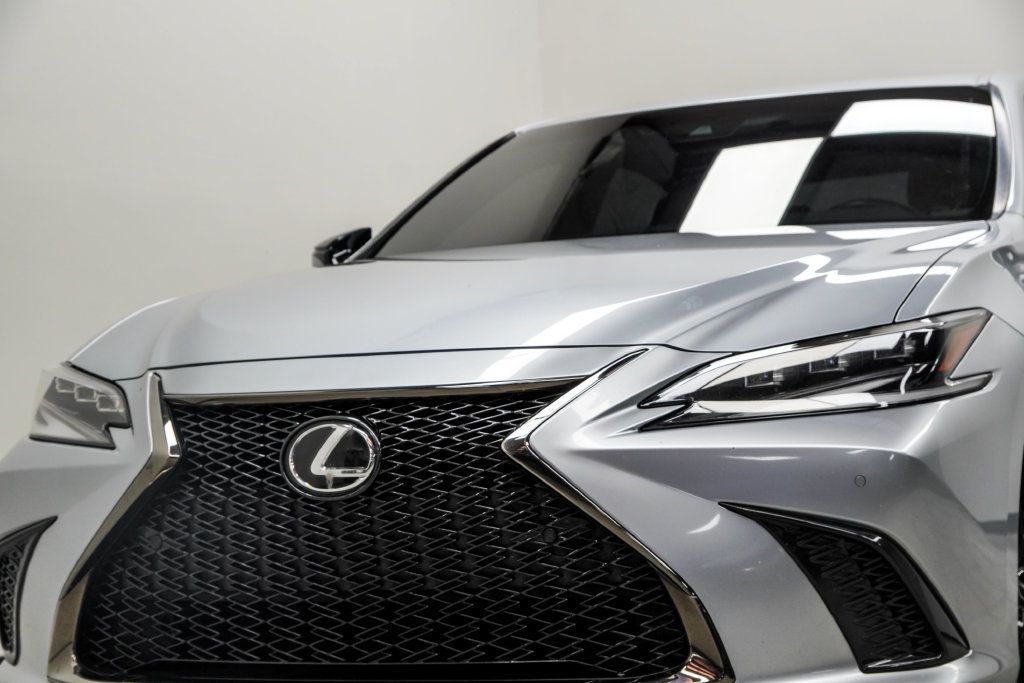 Lexus ES photo 2