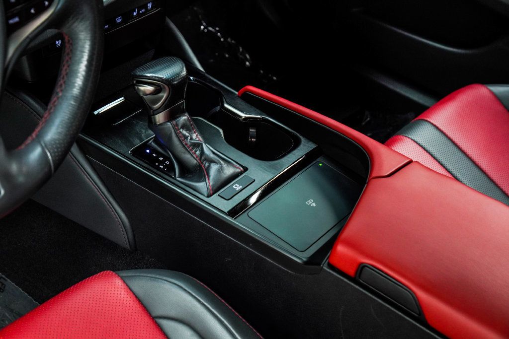 Lexus ES photo 21