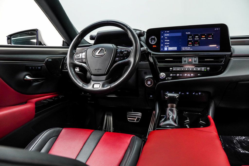 Lexus ES photo 24