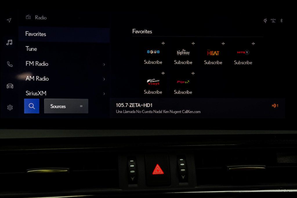 Lexus ES photo 32