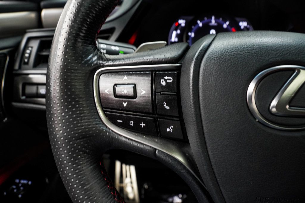 Lexus ES photo 36