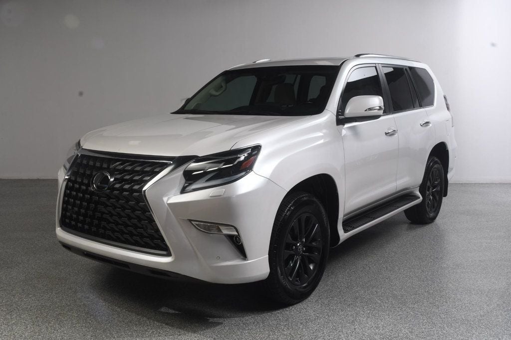 Lexus GX photo 2