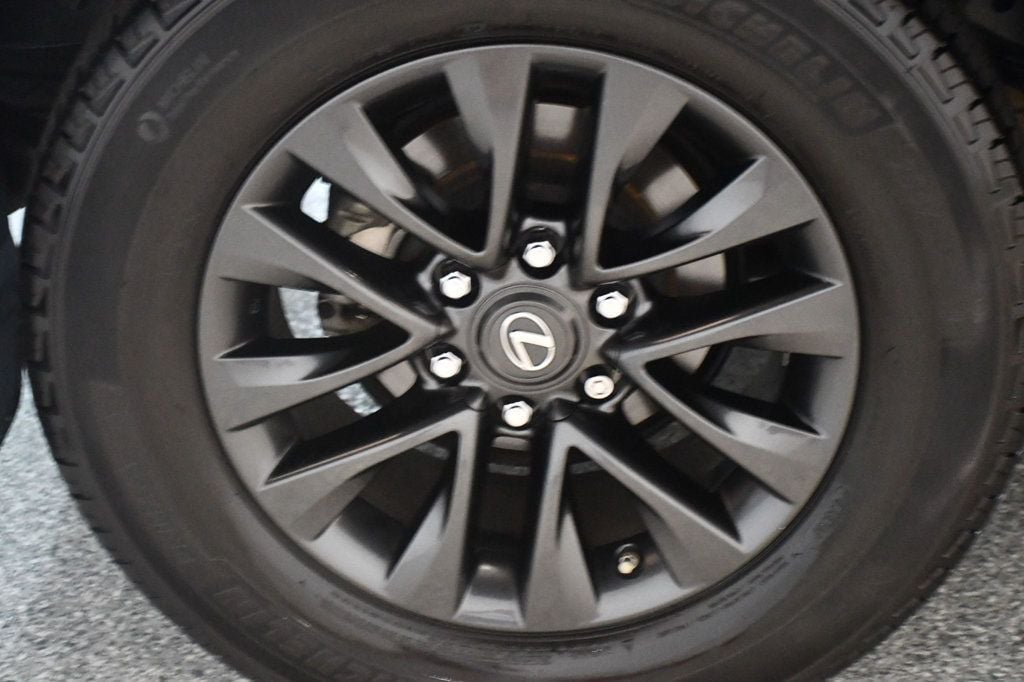 Lexus GX photo 20