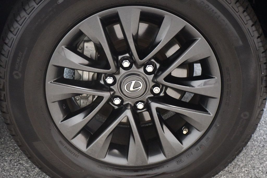 Lexus GX photo 21