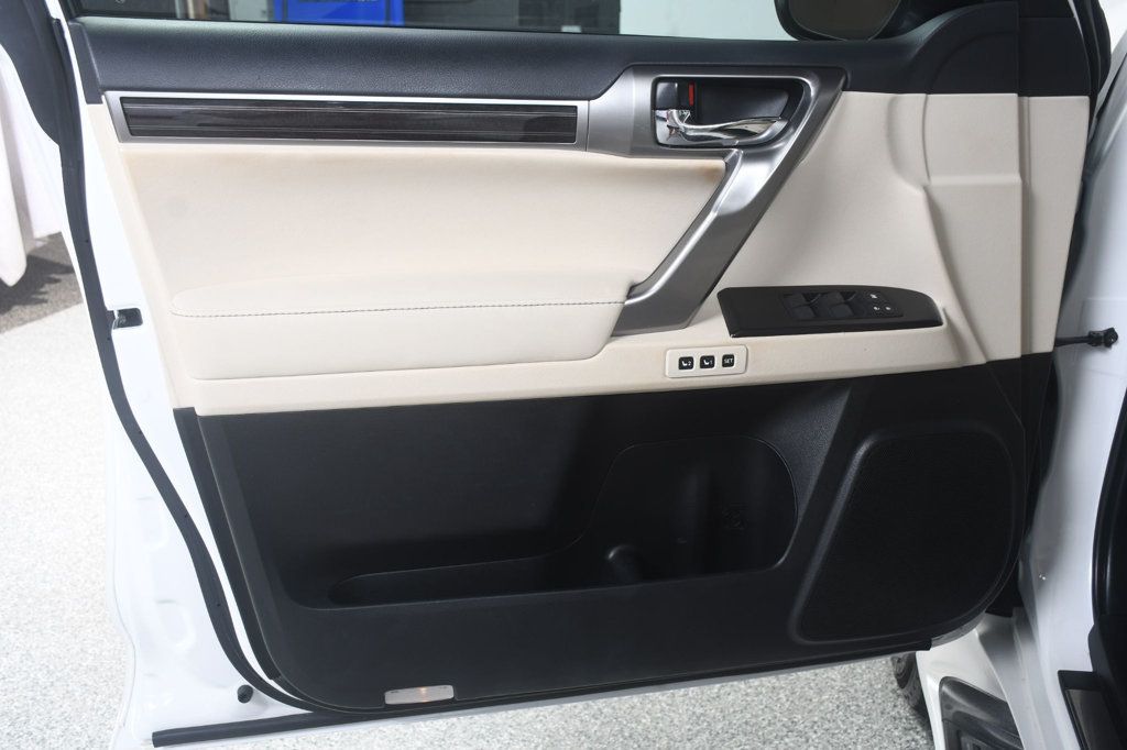 Lexus GX photo 22