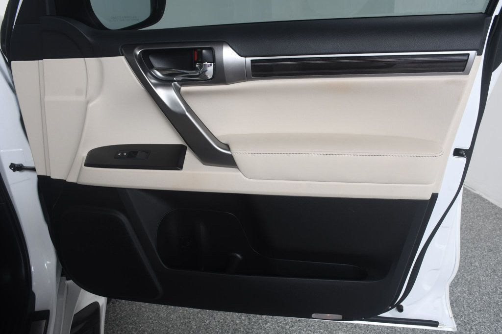 Lexus GX photo 23