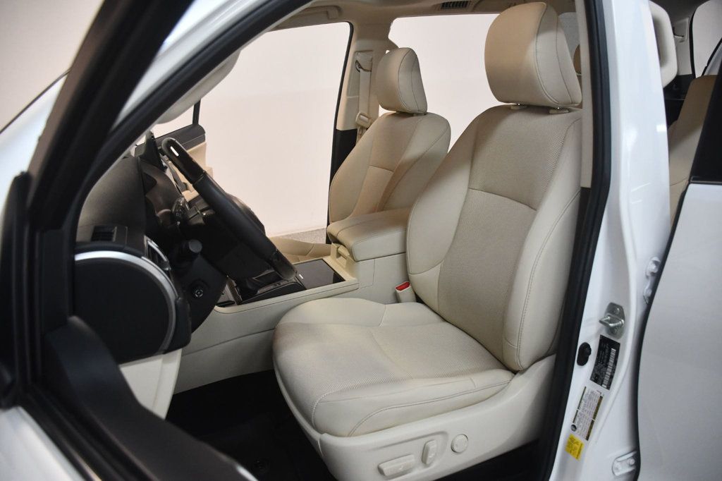 Lexus GX photo 26