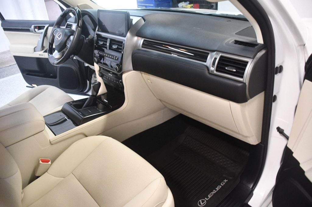 Lexus GX photo 29