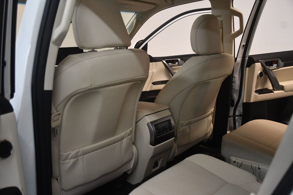 Lexus GX photo 32