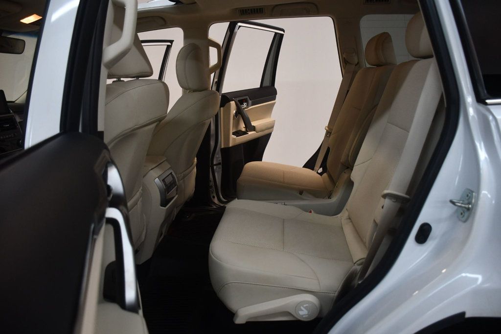 Lexus GX photo 33