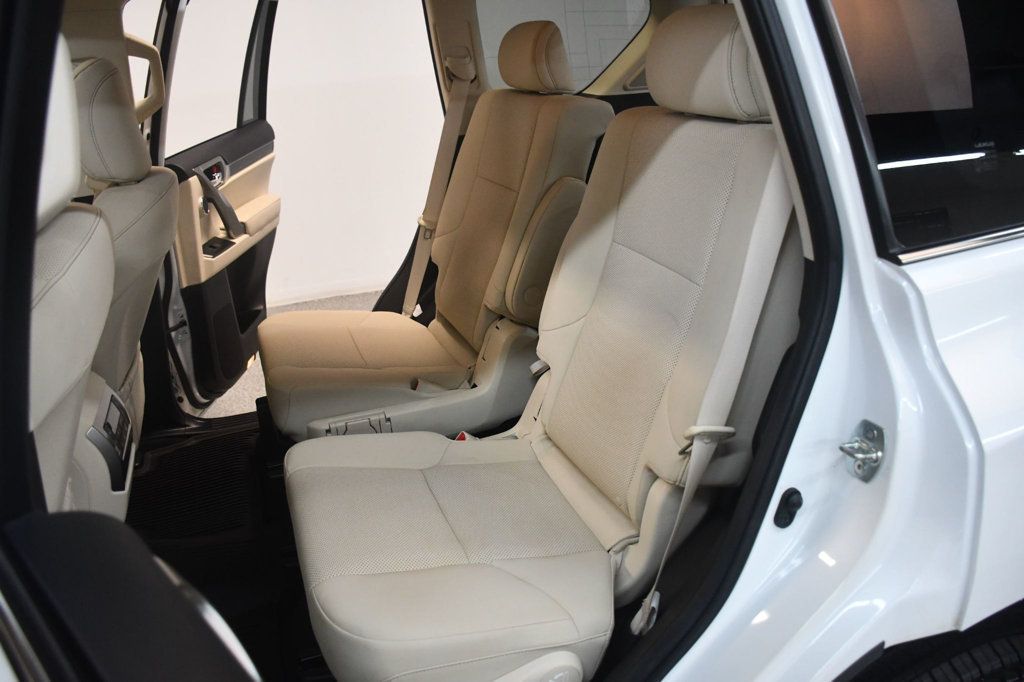 Lexus GX photo 34