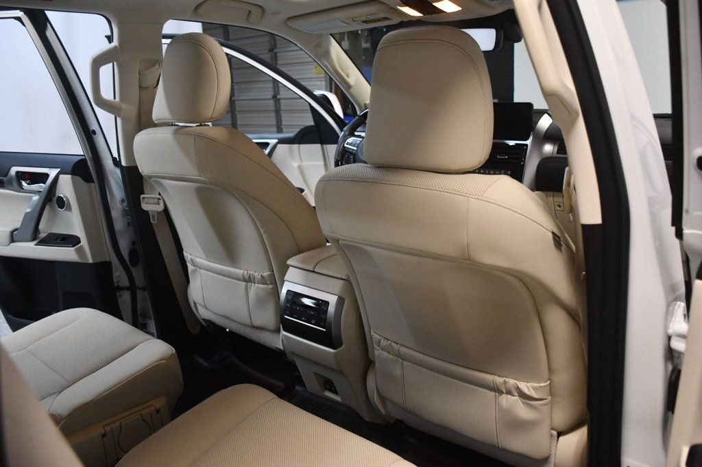 Lexus GX photo 35