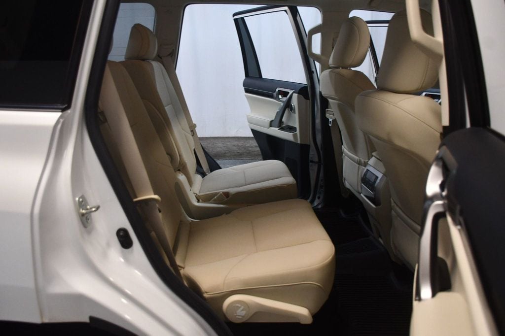 Lexus GX photo 36