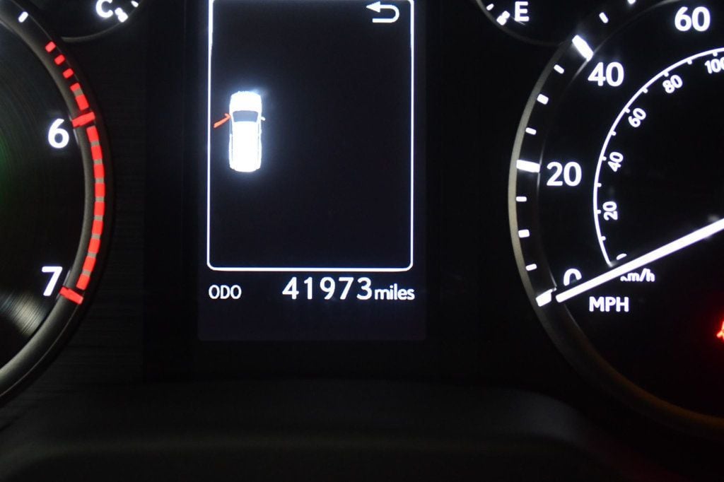 Lexus GX photo 43