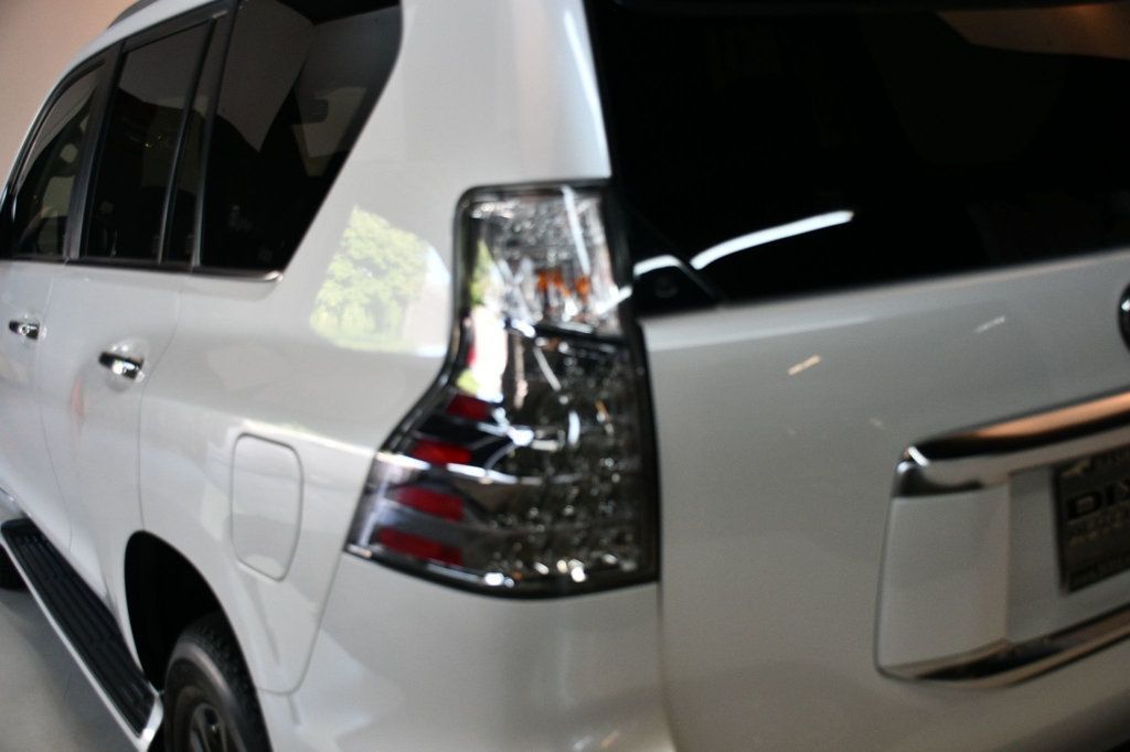 2023 Lexus GX Premium photo 16