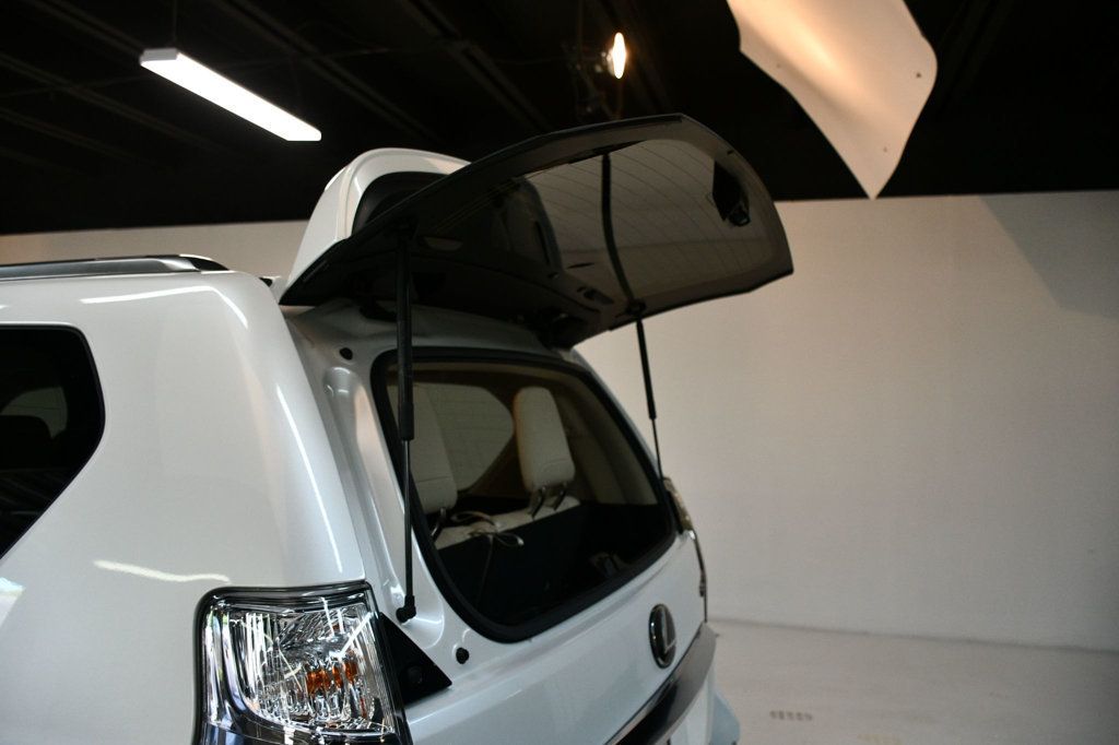 2023 Lexus GX Premium photo 18