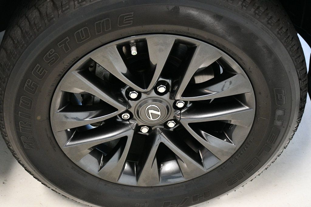 2023 Lexus GX Premium photo 22