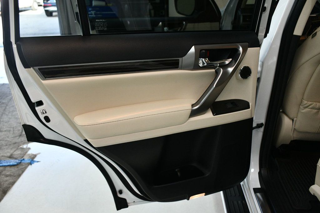 2023 Lexus GX Premium photo 25